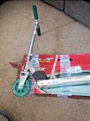 Razor A3 Kick Scooter GREEN / SILVER #13014330 AGES 5+ 143 LB’S MAX