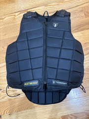Tipperary™ Adults’ Contender ASTM Vest Black / Small