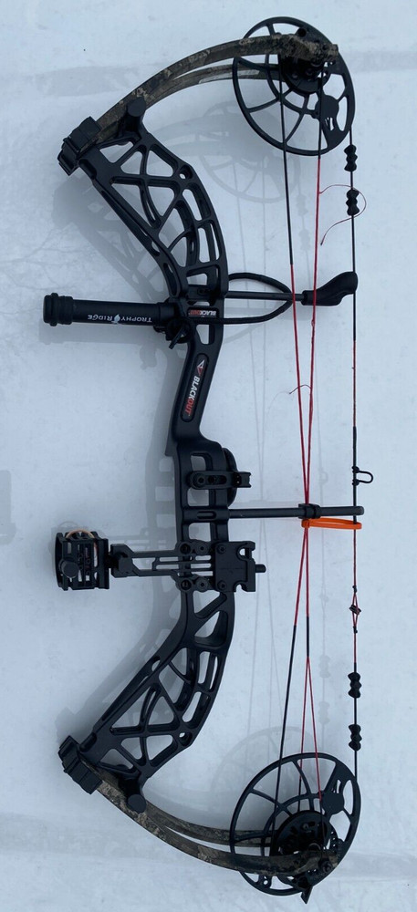 BlackOut Distinct 325 fps ~ DHC XR Cam System ~ Compound Bow #3316282