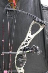 Hoyt Charger Vicxen – RH – 27″ – 40# – Advantage Max-1 – Hoyt HDX – HHA Sight