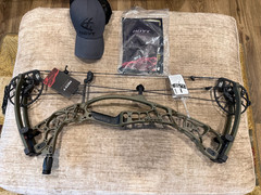 Hoyt AX-2 29 60 – 70lbs/25″ – 30″/Wilderness