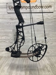 Used Mathews Lift X 29.5 Right Hand Black riser/Earth limbs Bow 27/65