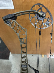 Mathews V3X 29 Compound Bow RH 27″ 70lb Ambush Green 4430776