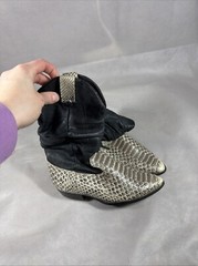 Dingo black snakeskin cowboy boots -size 12D Kids B4