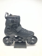 PS Swell Triple Black SkatesSize 7.5 EU40