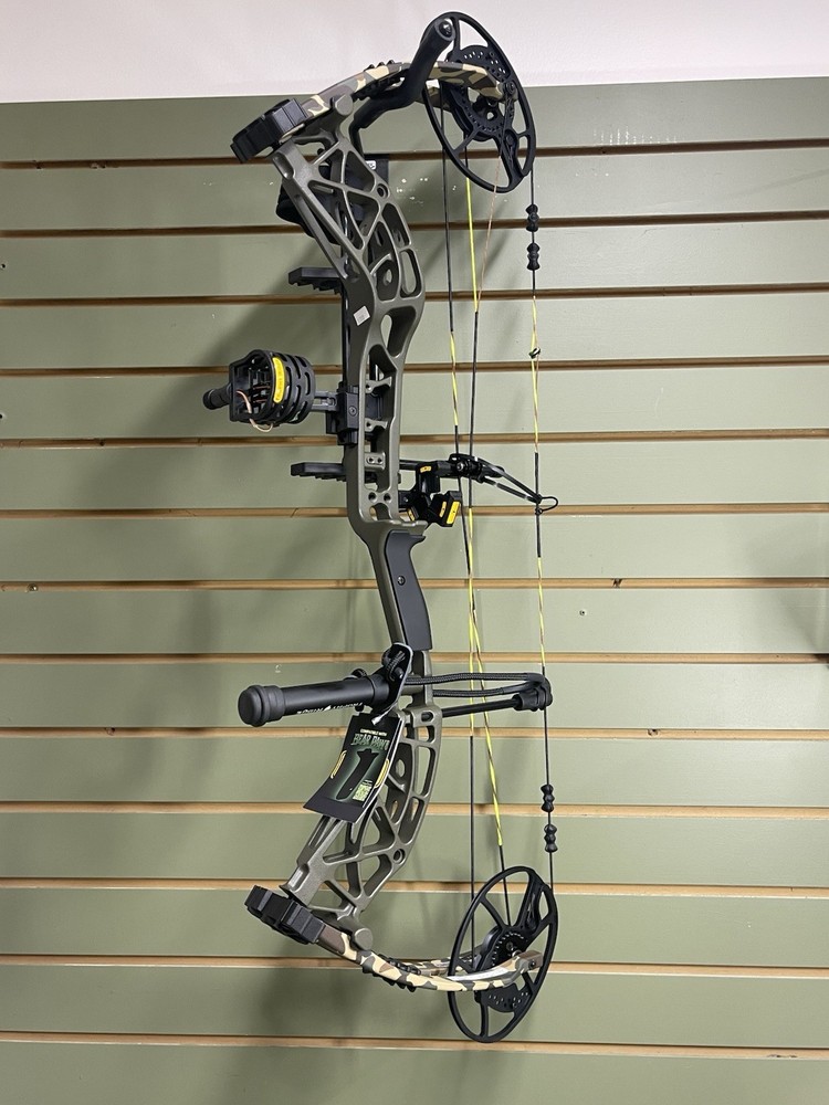 Bear Adapt 2 HP Throwback Green, RTH, RH, 27-32”, 55-70#, Compound Bow.