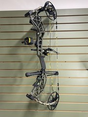 Bear Adapt 2 HP Throwback Green, RTH, RH, 27-32”, 55-70#, Compound Bow.