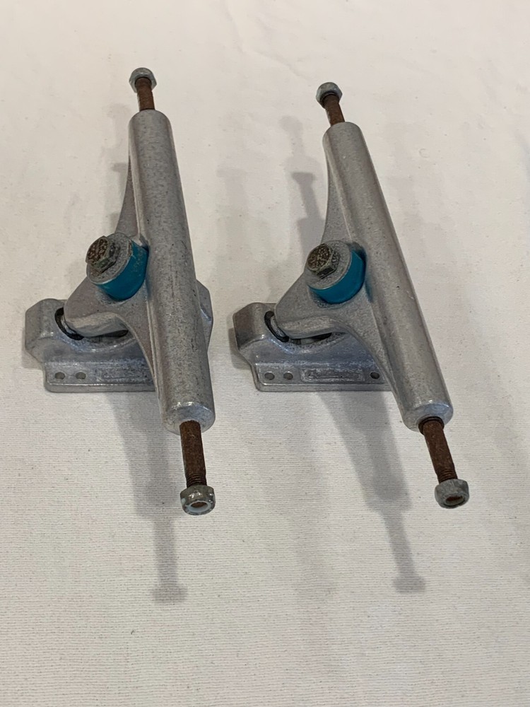 Gullwing Charger II Skateboard Trucks for New or Old Decks