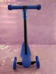 Kids Kick Scooter Blue Adjustable Height Age 3+ Max Weight 75 lbs Safety Brake