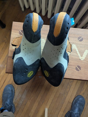 Scarpa Booster – climbing shoes – US Mens – 7 2/3 Size
