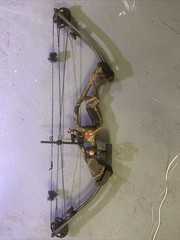 Hoyt Magnatec XT 2000 Compound Bow LH 27-30″ 60-70lbs.