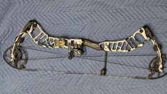 Prime RVX+ 32 Right Hand Compound Bow 70lb 28.5 in Draw Summit Scar