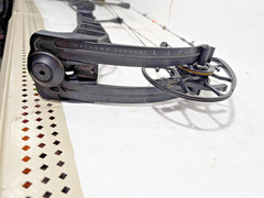 Mathews Lift 33 26-31.5″ Draw 50-70 lbs Compound Bow in Black! LEFT Hand!