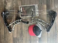 New Other – Hoyt Torrex – Right Hand – 60-70lbs. – 26″-30″ – Realtree/Black