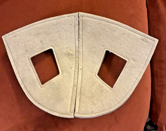 NEW DERBY ORIGINALS genuine leather /100% wool felt head bumper for horse halter