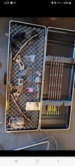 Browning Compound Bow Hunting Right-Hand Camouflage w/ Hard Case & Arrows
