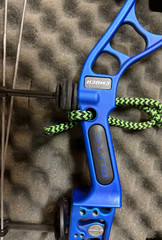 Elite Archery Ember Compound Bow – Blue, Fully Adjustable (10-60#, 15″-29″)