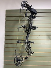 Bear Adapt 2 HP Throwback Green, RTH, RH, 27-32”, 55-70#, Compound Bow.