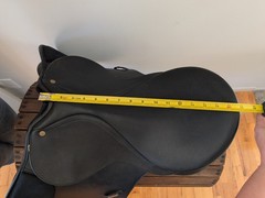Wintec 250 Dressage Saddle 16.5 in Black Easy-Change Gullet System