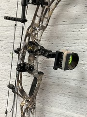 Hoyt Alpha X 33, RH, In Elevated 2 camo, 60-70 lbs