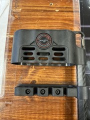 Used Bowtech 4 Arrow Center Mass Quiver Black