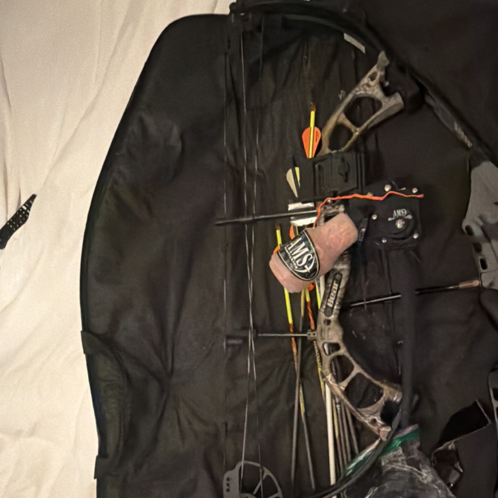 Bear Archery Cruzer RH Compound Bow 57lb 26in Draw 33.5in Gray/Black Aluminum