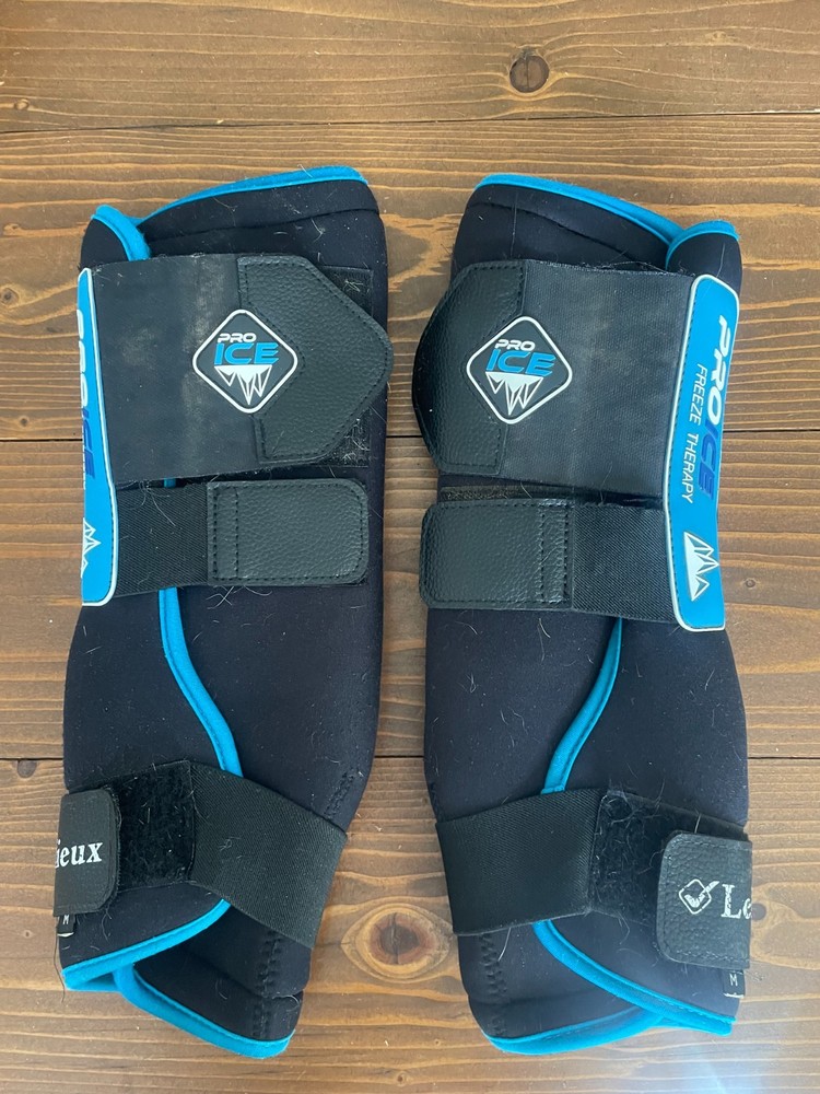 LeMieux Freeze Flow Ice Boot FOUR total front & back med & lg