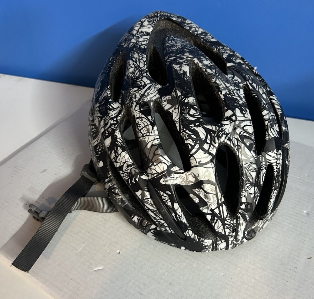 Giro Flume Youth Bicycle Helmet Black Gray Camouflage