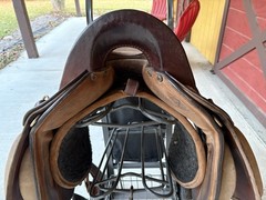 Parelli Cruiser hybrid saddle with Custom pad