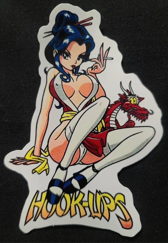 HOOK UPS STICKER VINTAGE STYLE «GEISHA BABE» 3 1/4 X 4 1/2″ GLOSSY