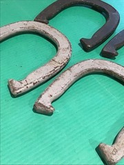 Set of 4 VTG DIAMOND DULUTH DOUBLE RINGER FORGED HORSESHOES 2-1/2 LB A & B (B)