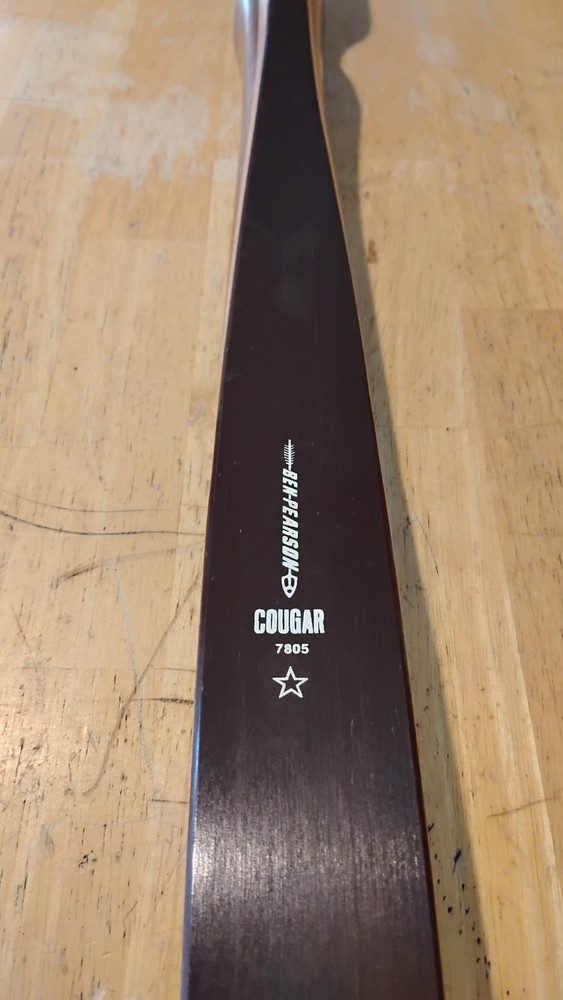 Ben Pearson Cougar 7805 VTG Recurve Bow RH 40 lb @ 28″ draw Traditional Archery