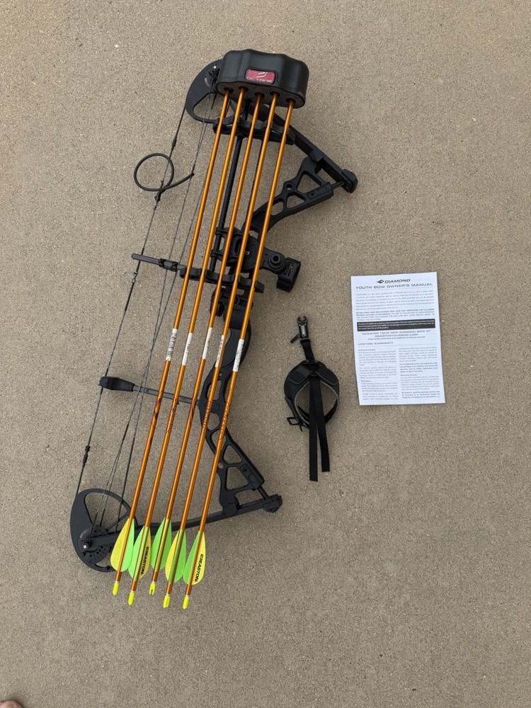 Diamond Archery Infinite Edge Bow for Youth Right-Hand, 23-110