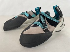 Scarpa Veloce Women’s Climbing Shoes, Light Grey/Maldive, US 8.5 / EU 40