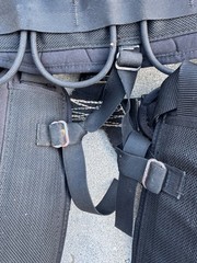 Yates 320 Lightweight Black Climbing Harness w/ Large D Locking Carabiner