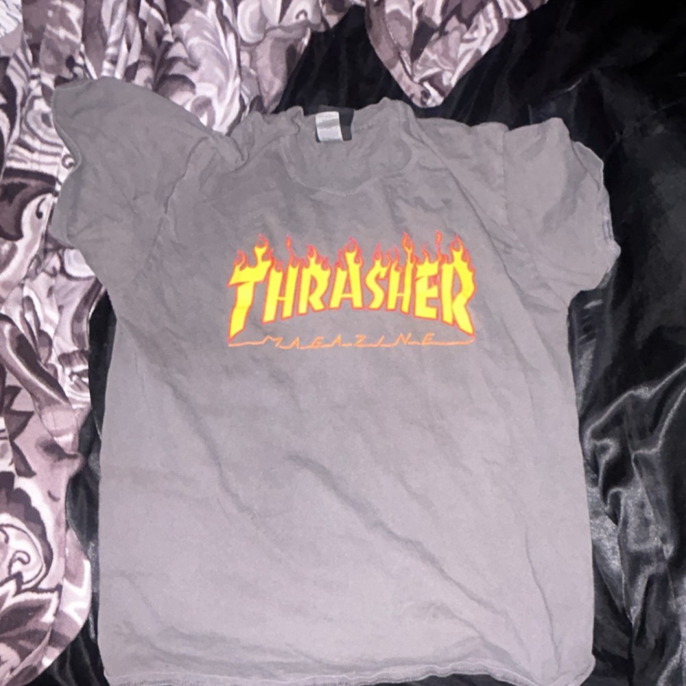 Thrasher Men’s Skateboarding Short Sleeve Gray Flame Logo Shirt