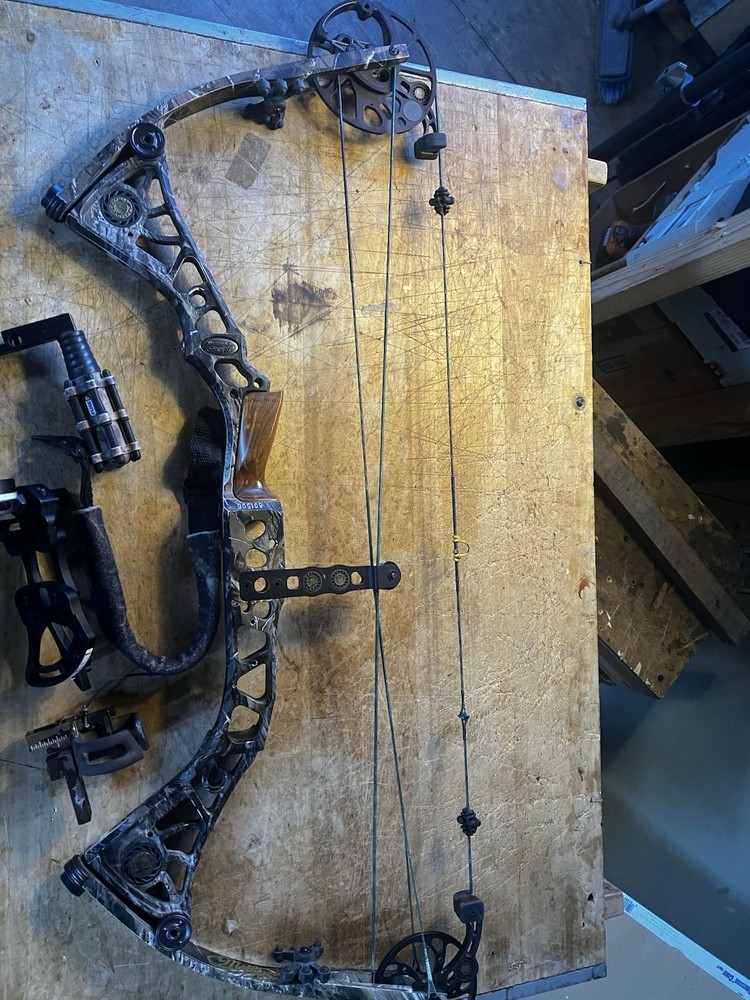 Mathews Drenalin 70# Bow Right-Handed 29”