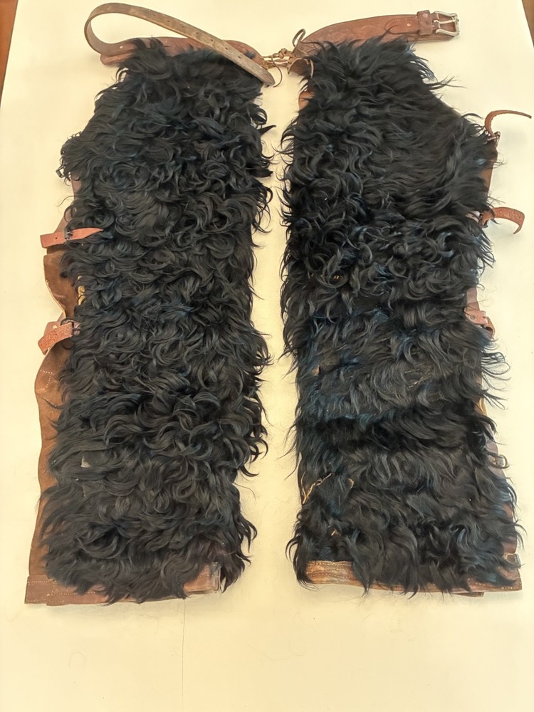Vintage Woolies chaps made in Montana early 1900’s. length: 39″, waist: 42″