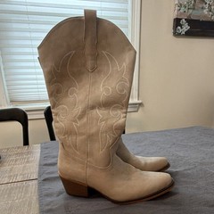 IUV Tan Western Cowboy Pull-On Boots w/ Embroidered Shaft, US 10