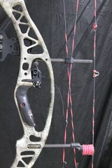 Hoyt Charger Vicxen – RH – 27″ – 40# – Advantage Max-1 – Hoyt HDX – HHA Sight