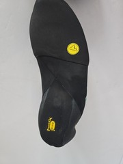La Sportiva Mantra Men’s Climbing Shoes, Chalk, M43.5