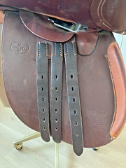 Ovation English/Jump Show Saddle 16.5″ seat