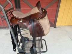 Parelli Cruiser hybrid saddle with Custom pad