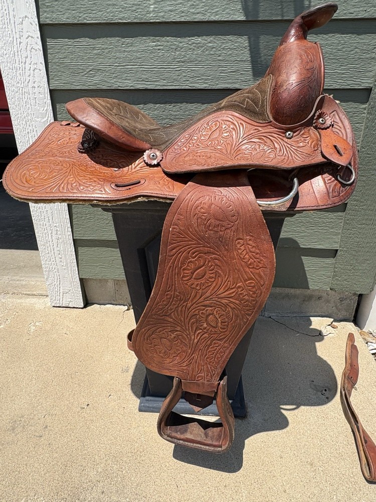 Simco Western Pleasure / Trail Saddle 15” Seat Honey Brown, Hand Tooled
