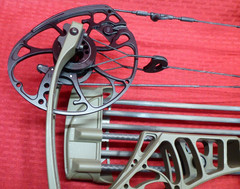 MATHEWS V3X 29” RH COMPOUND BOW 60-70 LB, SIGHTS, QUIVER, NICE SHAPE