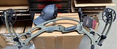 Hoyt RX-9 Short Draw 40 – 50lbs/23″ – 27″/Wilderness