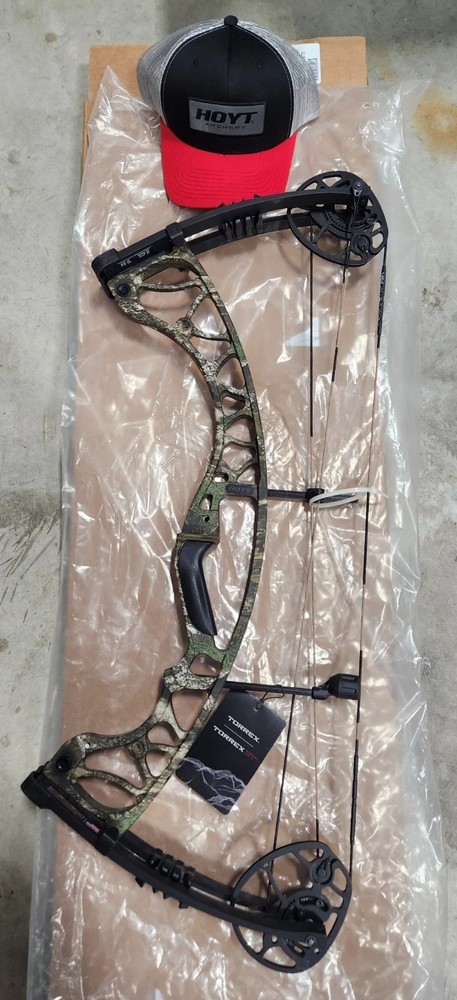 New Other – Hoyt Torrex – Right Hand – 60-70lbs. – 26″-30″ – Realtree/Black