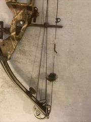 Hoyt Magnatec XT 2000 Compound Bow LH 27-30″ 60-70lbs.