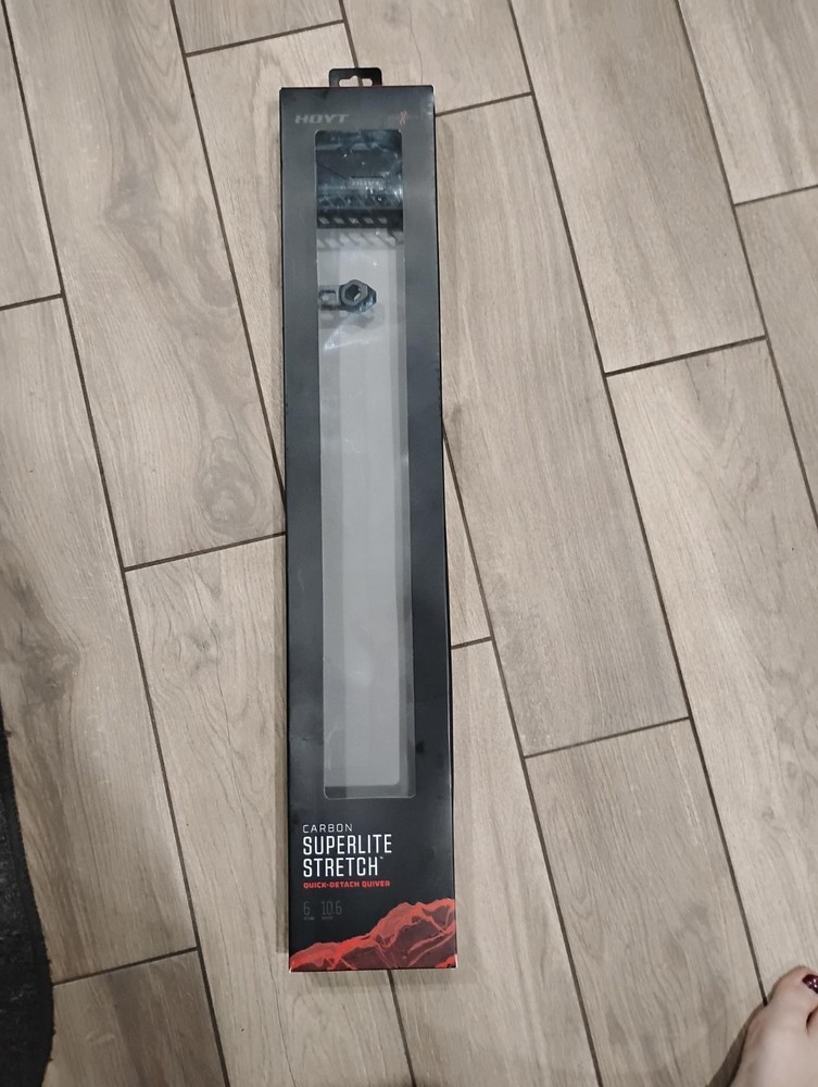 Hoyt carbon super light stretch quick detach quiver, new in box