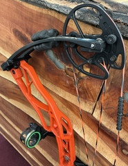Elite Option 6 50# D/W 28″ D/L Canyon Orange Ready to Shoot Good Condition
